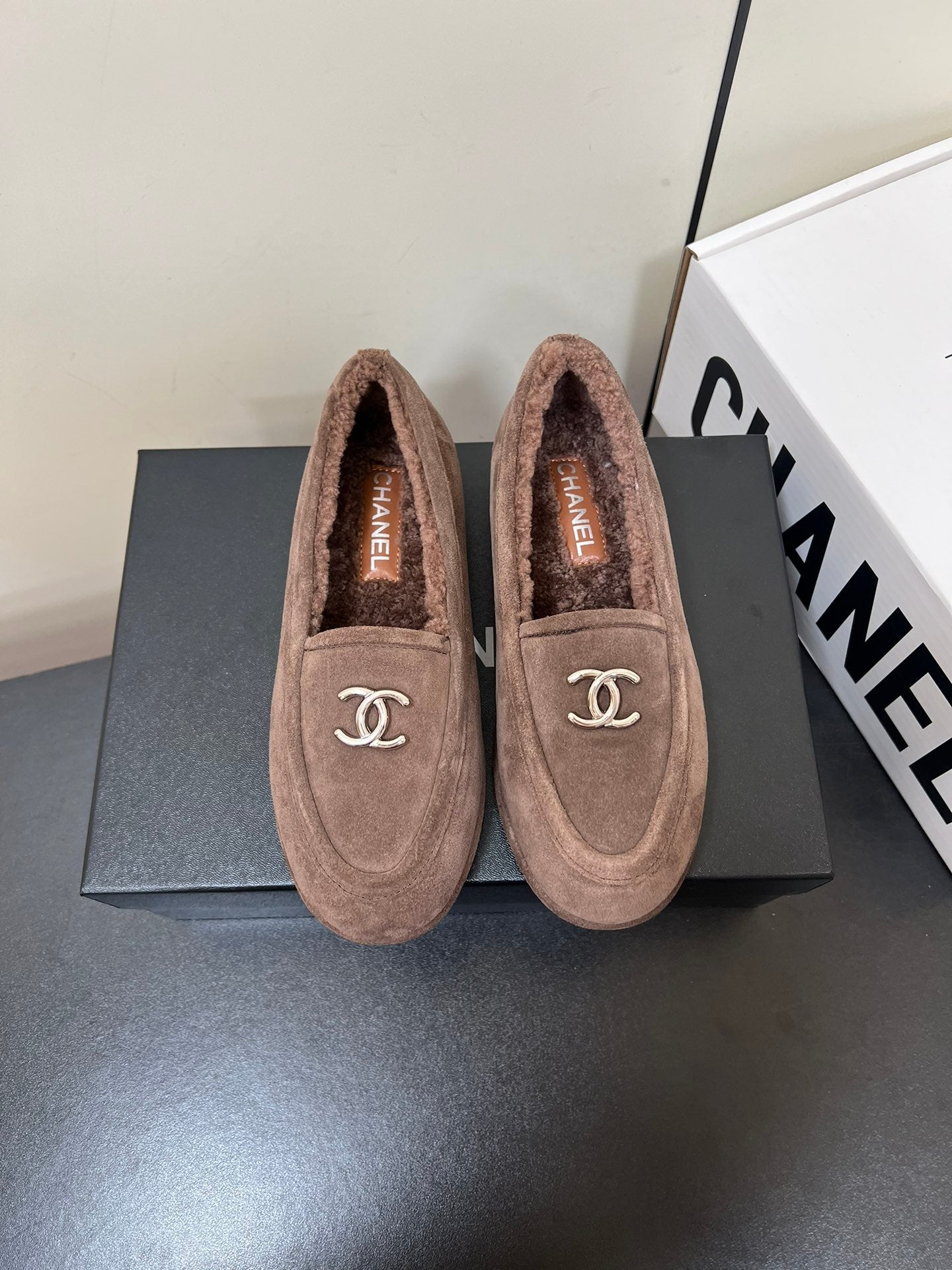 LOAFER IN PENNY BROWN SUEDE AND SOLF FLEECE LINING - 35
