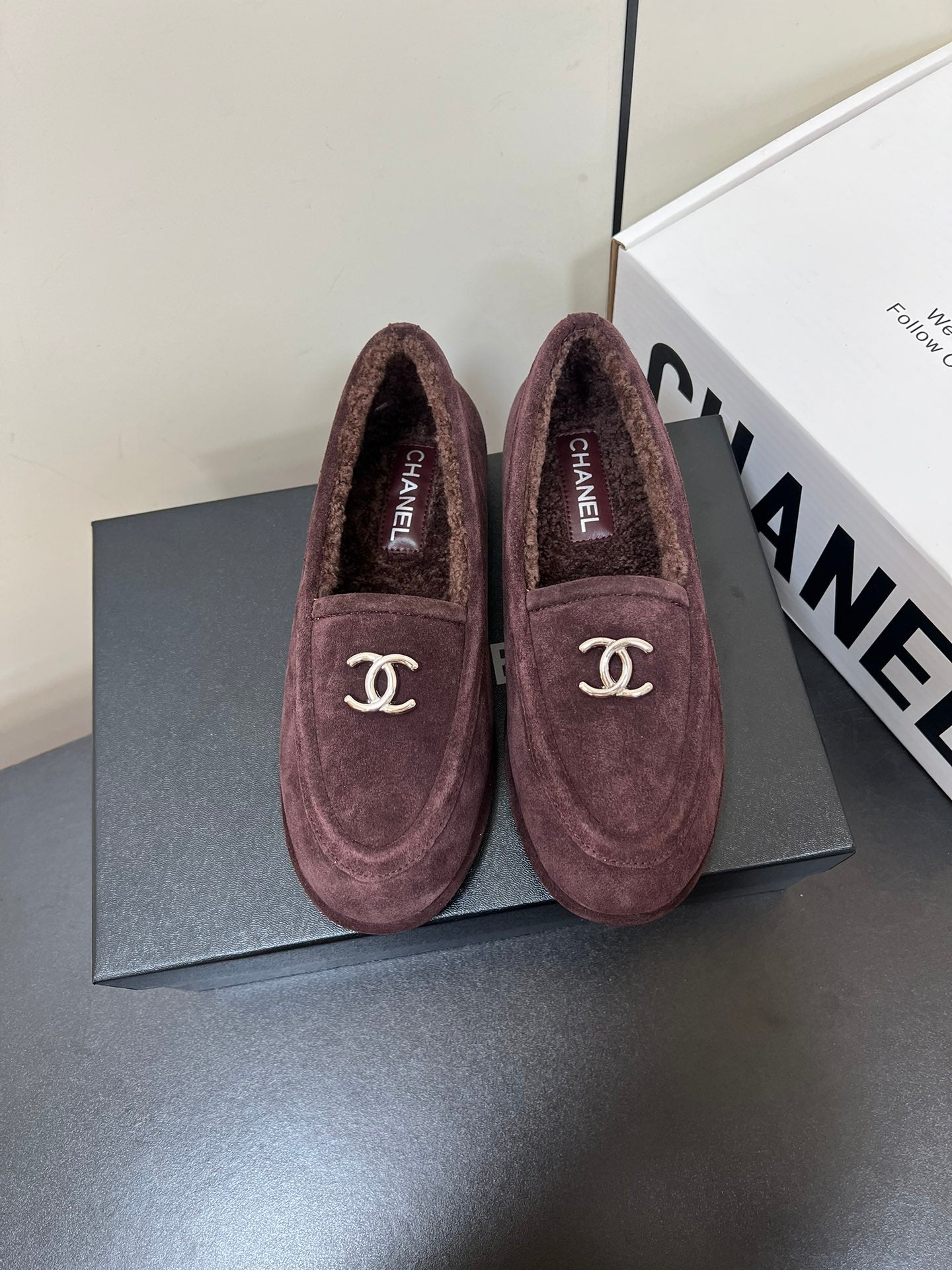 LOAFER IN CHESTNUT BROWN SUEDE AND SOLF FLEECE LINING - 35