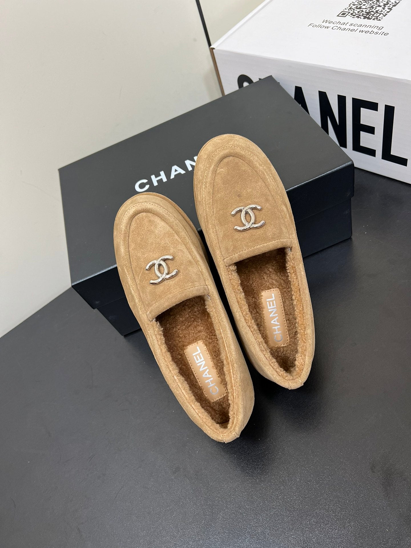 LOAFER IN SEPIA TAN SUEDE AND SOLF FLEECE LINING - 35
