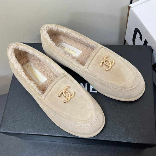 LOAFER IN BEIGE SUEDE AND SOLF FLEECE LINING - 35