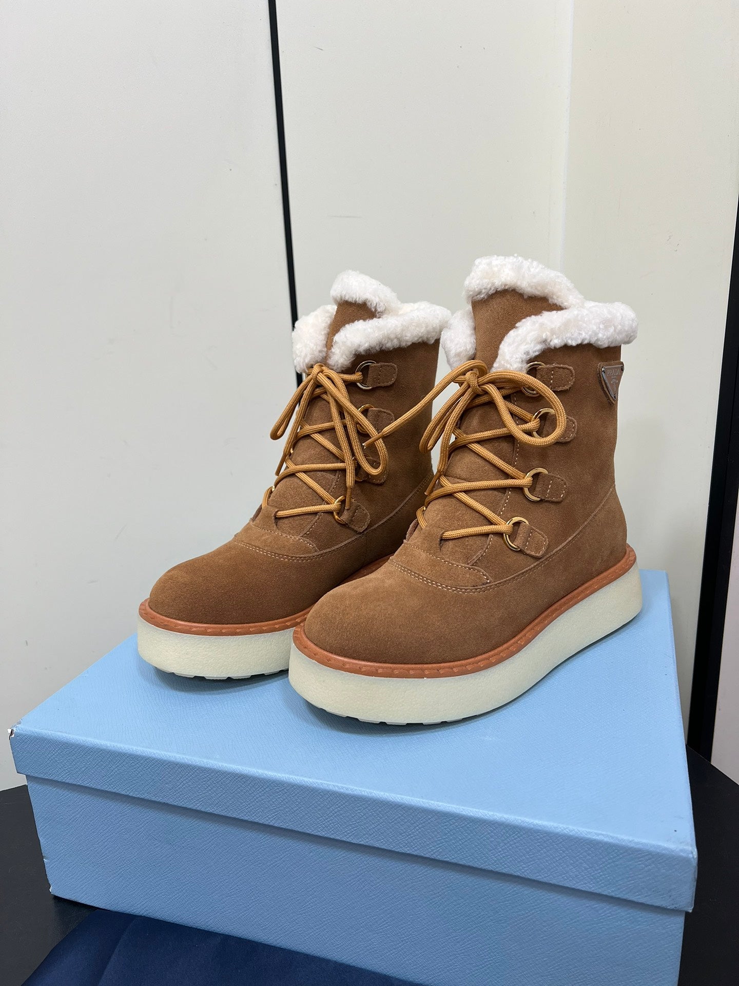 LACE-UP ANKLE BOOTS IN CAMEL SUEDE AND SHEARLING LINING - 35