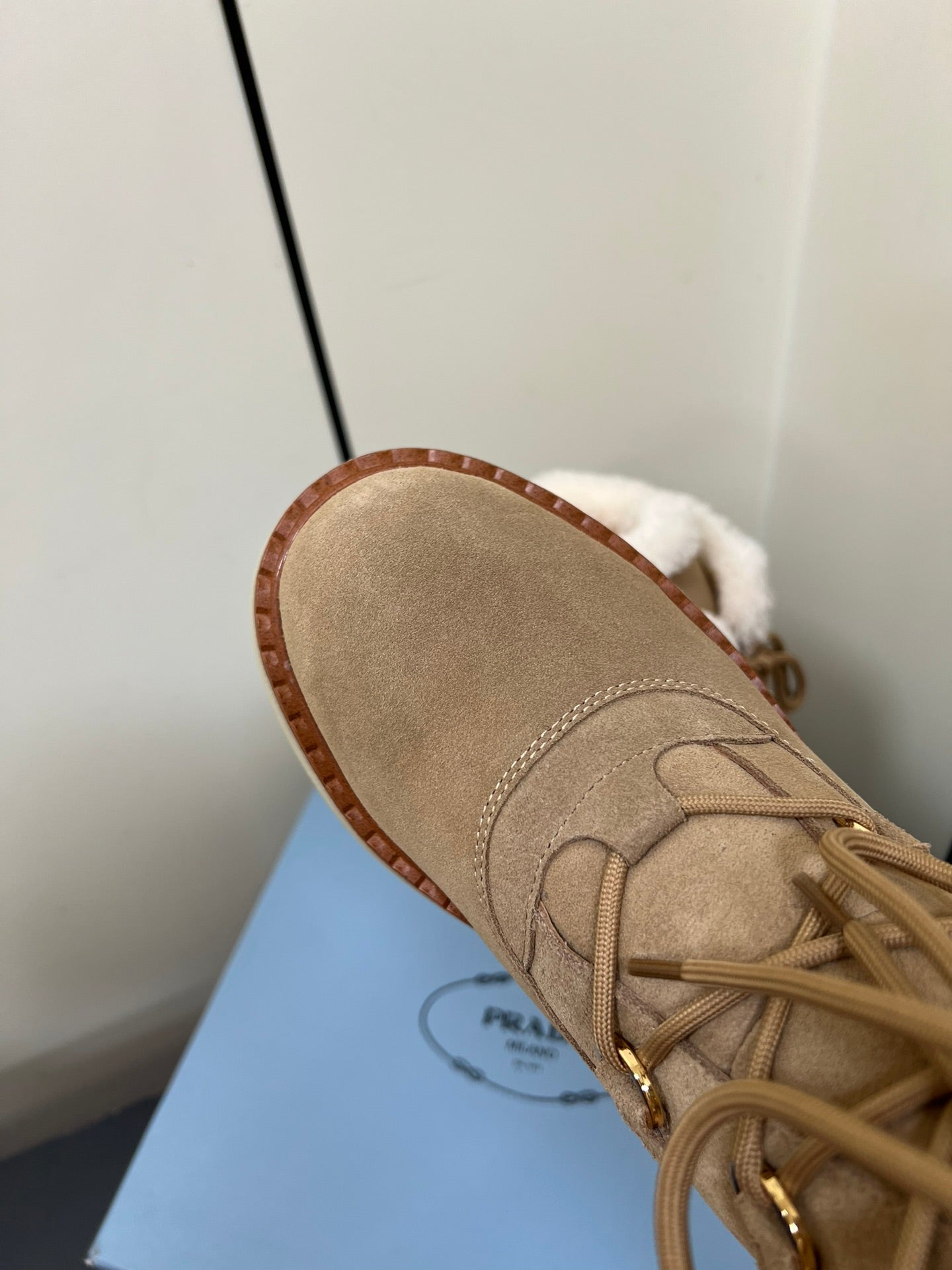 LACE-UP ANKLE BOOTS IN TAN BEIGE SUEDE AND SHEARLING LINING - 35