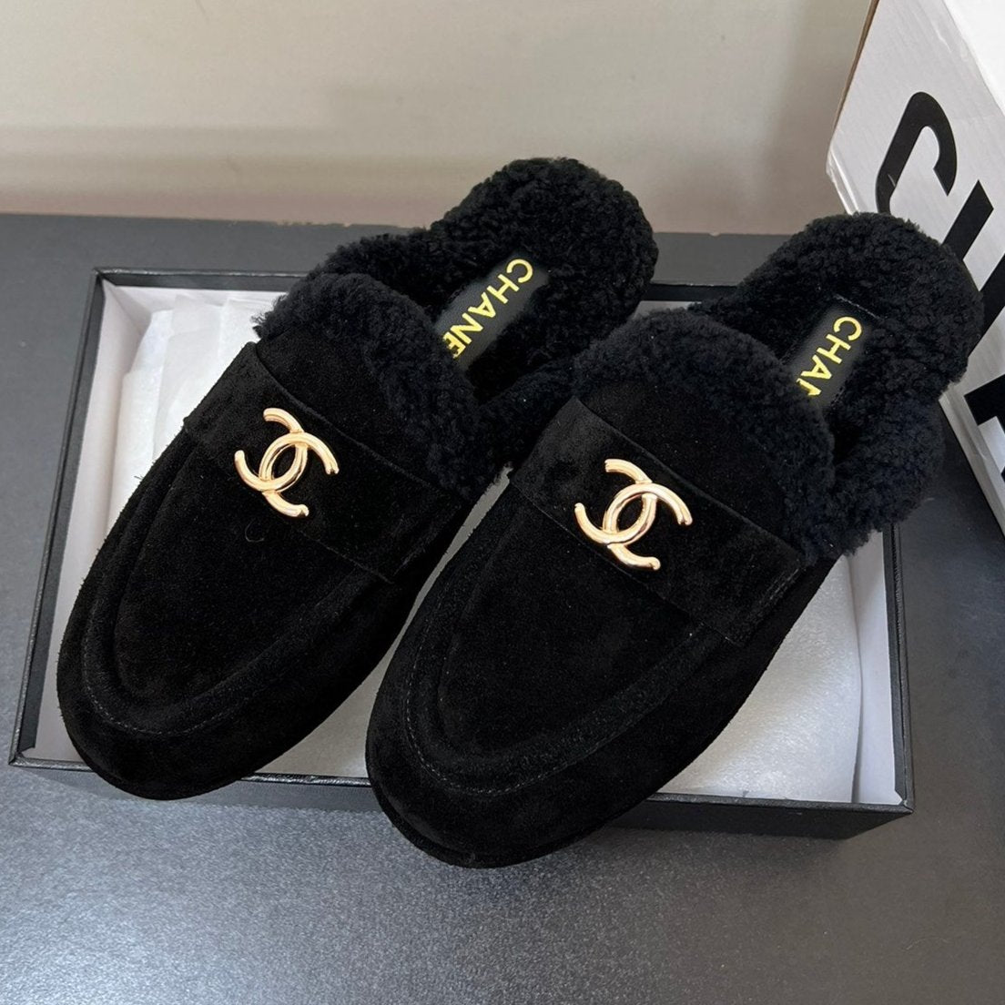 LOAFERS MULE IN BLACK SUEDE AND FLEECE LINING - 35