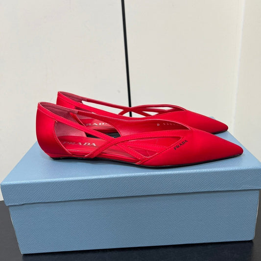 CUT-OUT BALLERINAS IN RED SATIN - 35