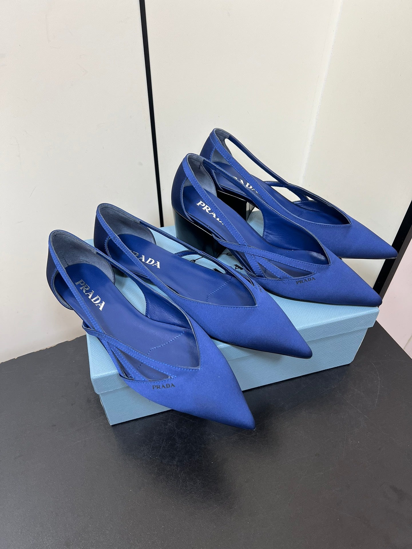 CUT-OUT BALLERINAS IN NAVY BLUE SATIN - 35