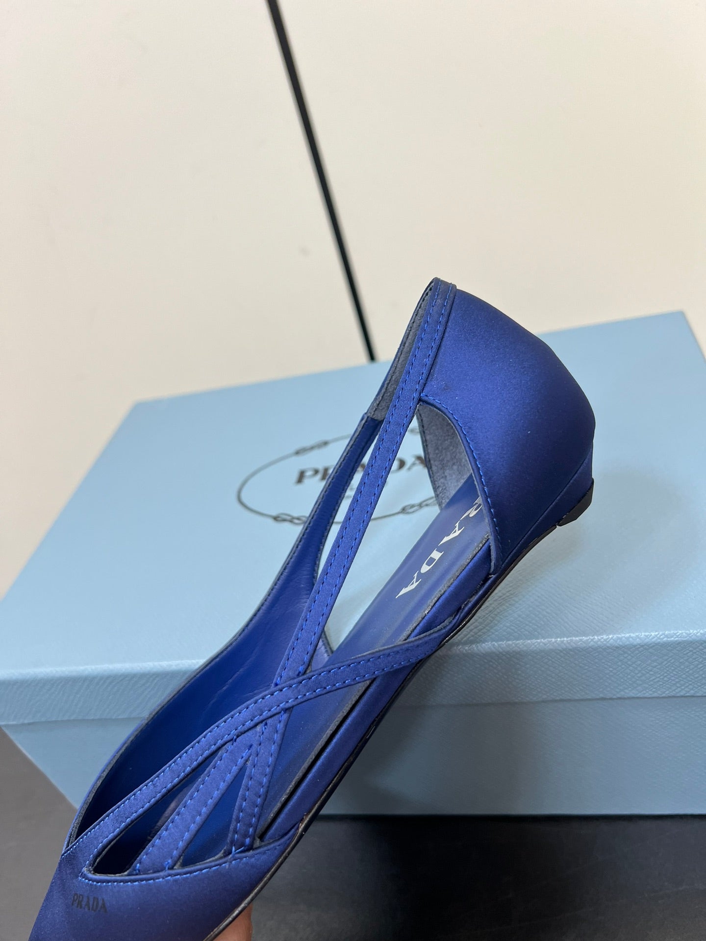 CUT-OUT BALLERINAS IN NAVY BLUE SATIN - 35