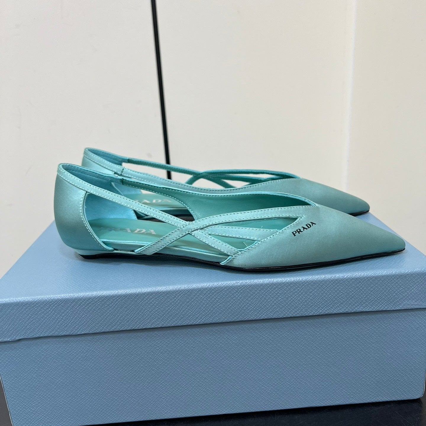 CUT-OUT BALLERINAS IN TURQUOISE BLUE SATIN - 35