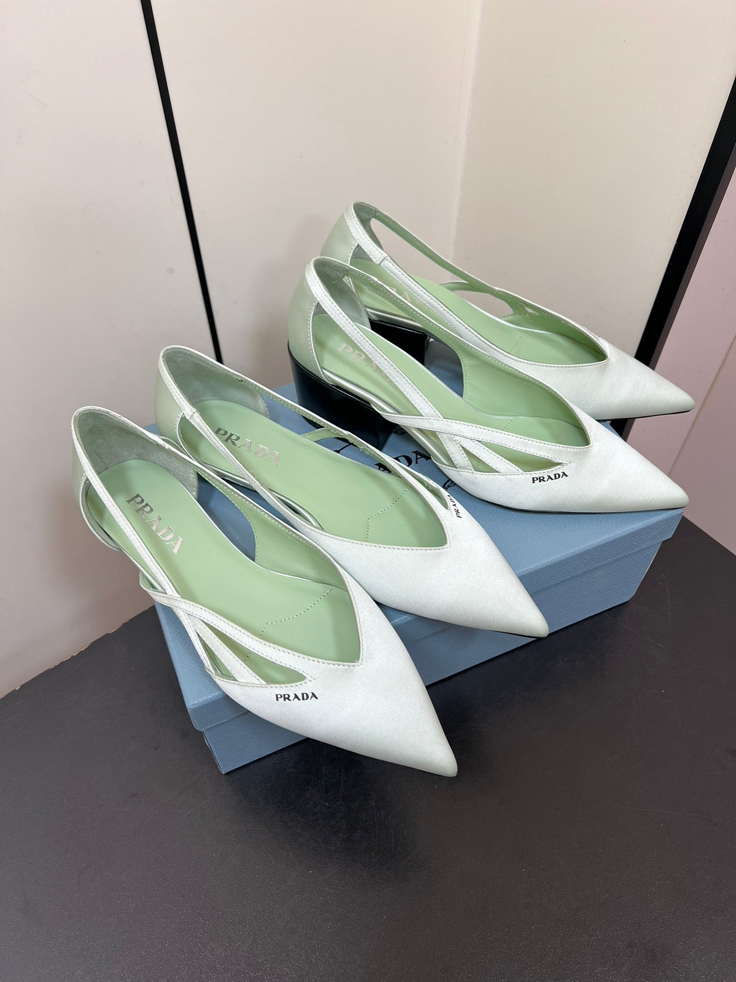 CUT-OUT BALLERINAS IN CHETWODE GREEN SATIN - 35