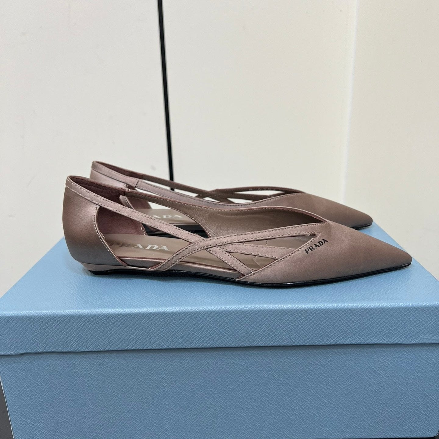 CUT-OUT BALLERINAS IN HAZELNUT BEIGE SATIN - 35
