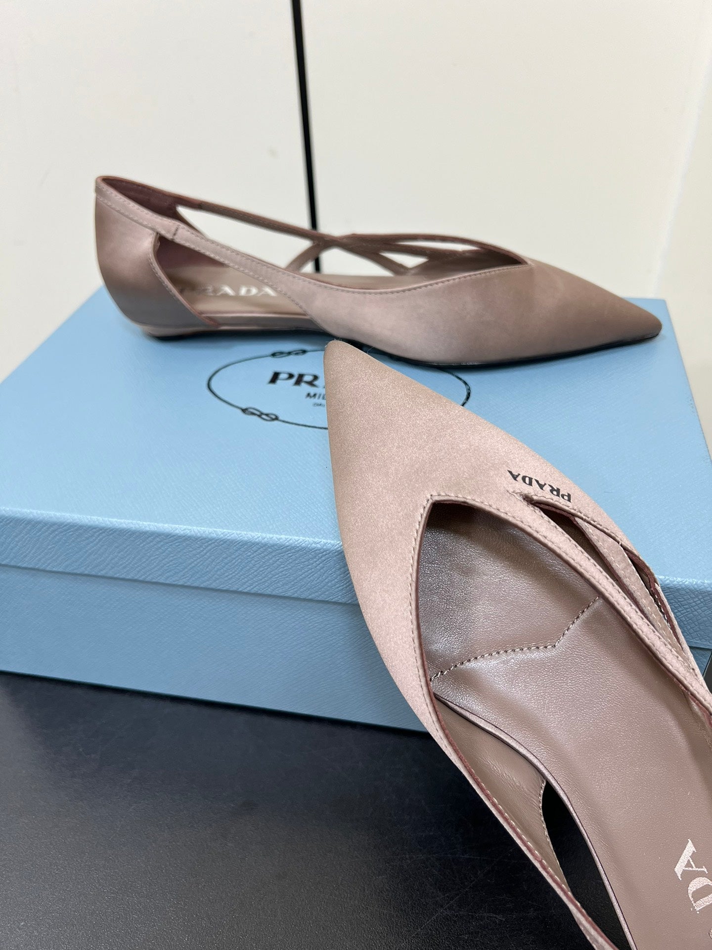 CUT-OUT BALLERINAS IN HAZELNUT BEIGE SATIN - 35