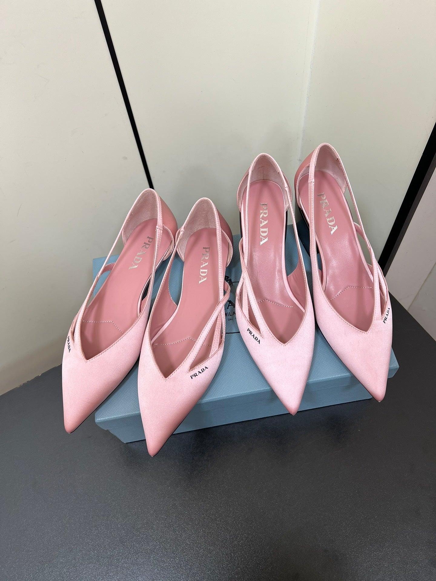 CUT-OUT BALLERINAS IN BABY PINK SATIN - 35