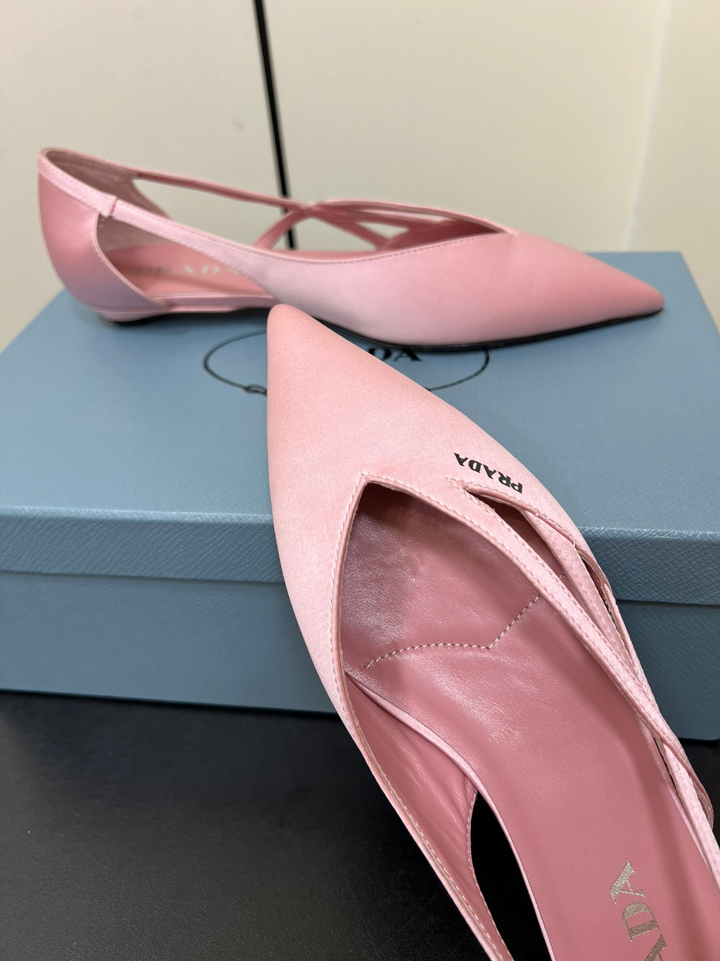 CUT-OUT BALLERINAS IN BABY PINK SATIN - 35