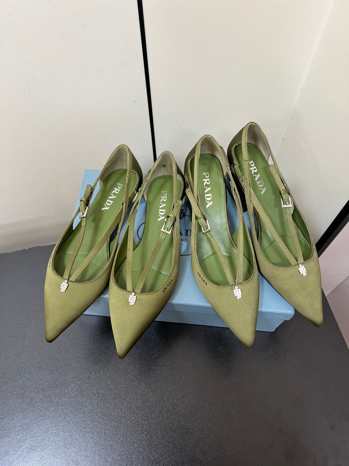 CUT-OUT PUMPS WITH BEAD BUCKLE IN OLIVE GREEN SATIN - 35