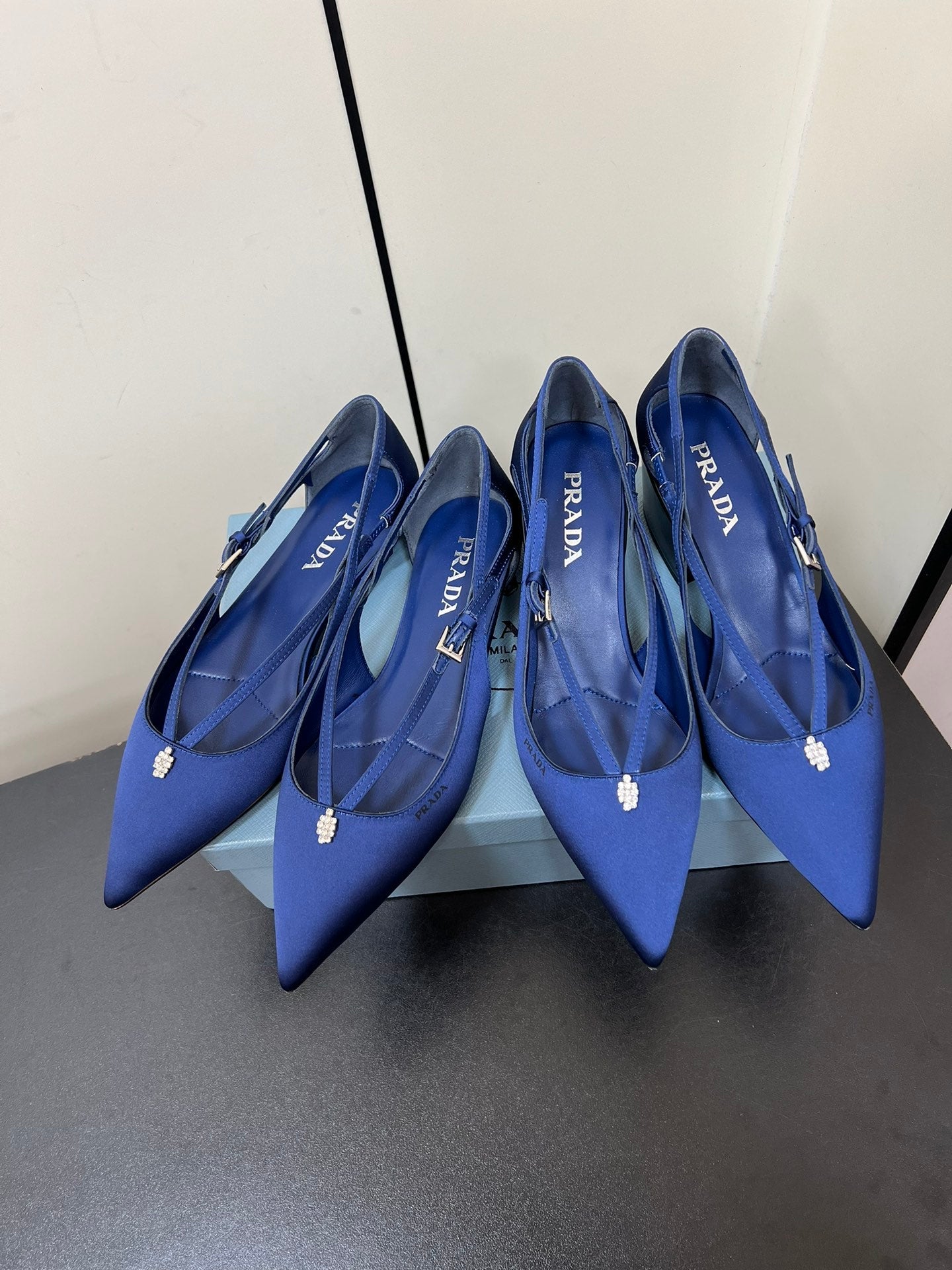 CUT-OUT PUMPS WITH BEAD BUCKLE IN NAVY BLUE SATIN - 35