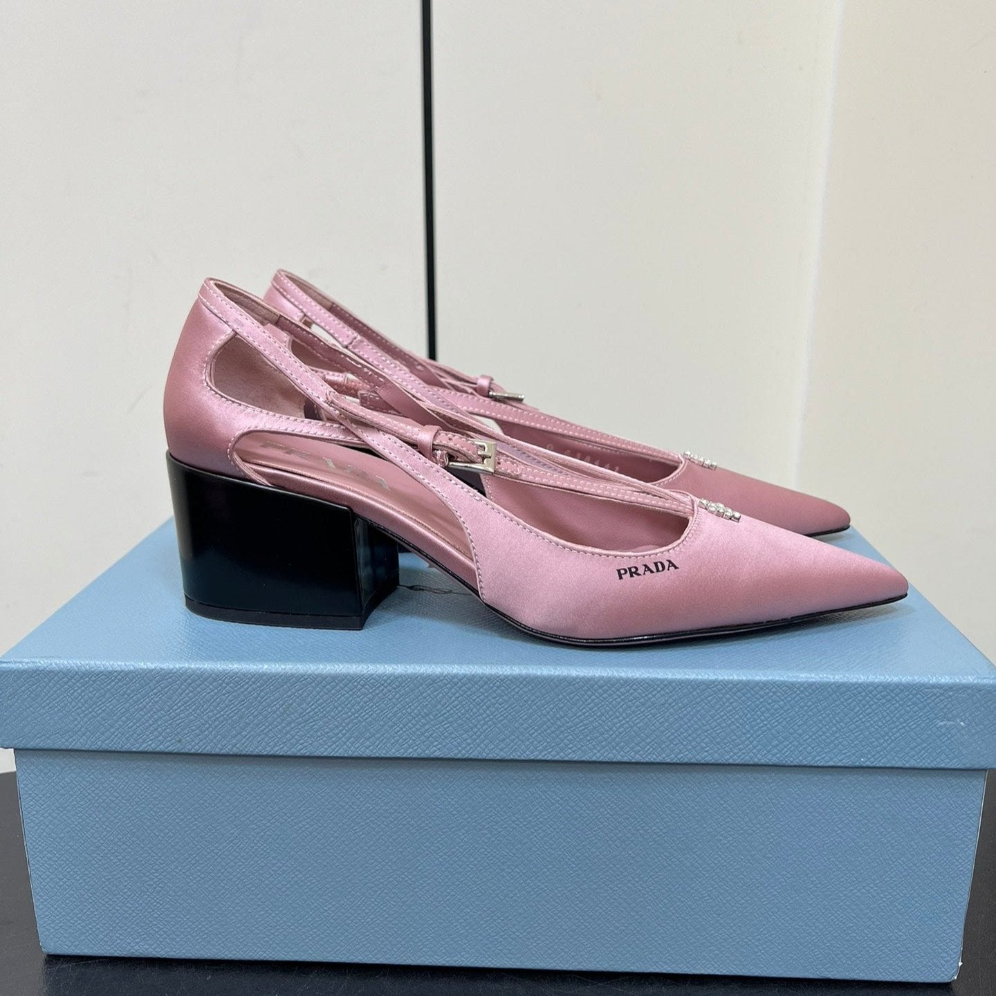 CUT-OUT PUMPS WITH BEAD BUCKLE IN BABY PINK SATIN - 35