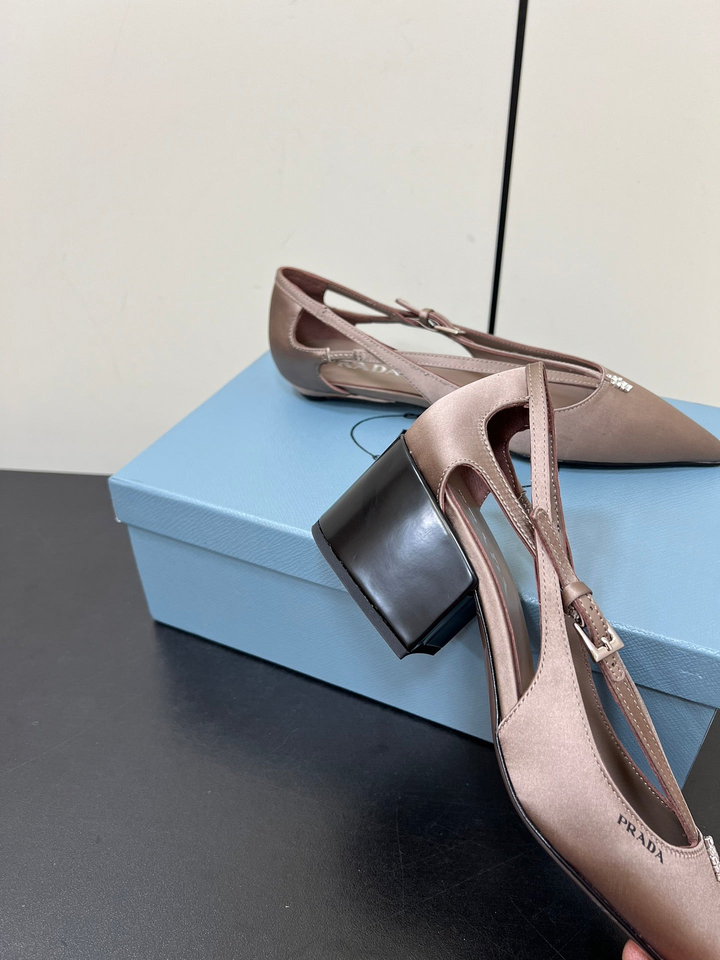 CUT-OUT PUMPS WITH BEAD BUCKLE IN HAZELNUT BEIGE SATIN - 35