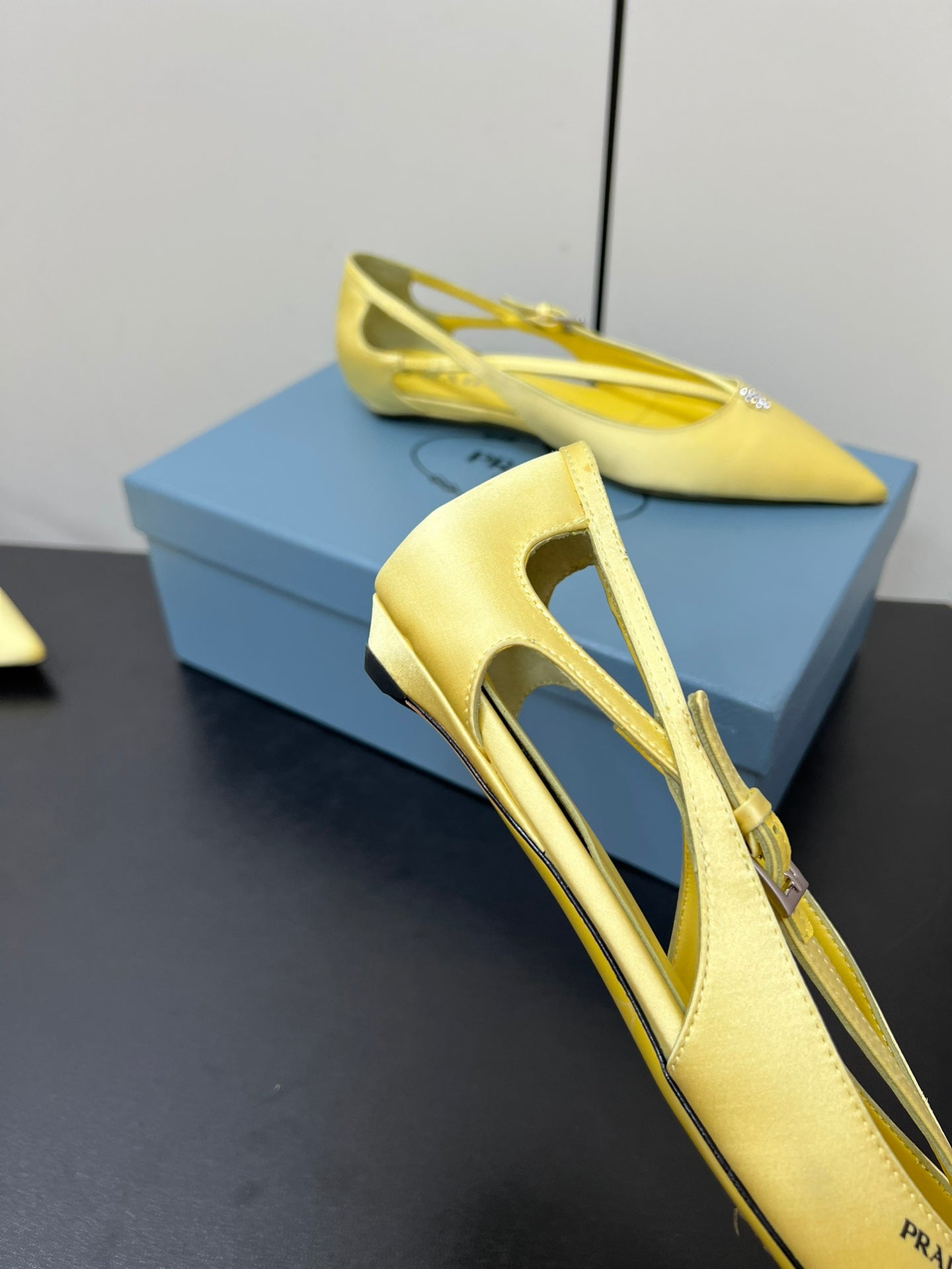CUT-OUT BALLERINA FLAT IN LIGHT YELLOW SATIN ATTACHED BEAD BUCKLE - 35