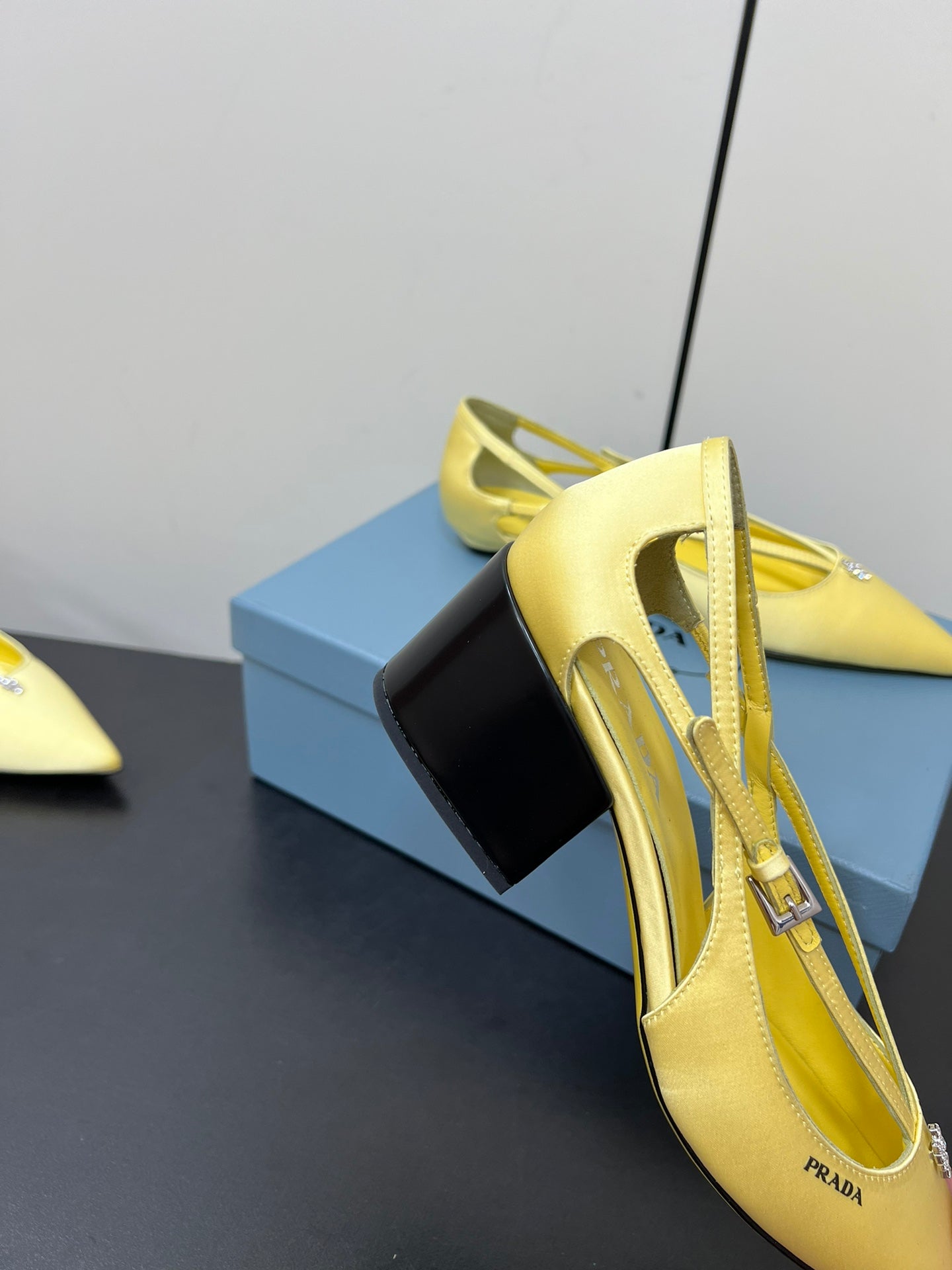 CUT-OUT PUMPS WITH BEAD BUCKLE IN LIGHT YELLOW SATIN - 35