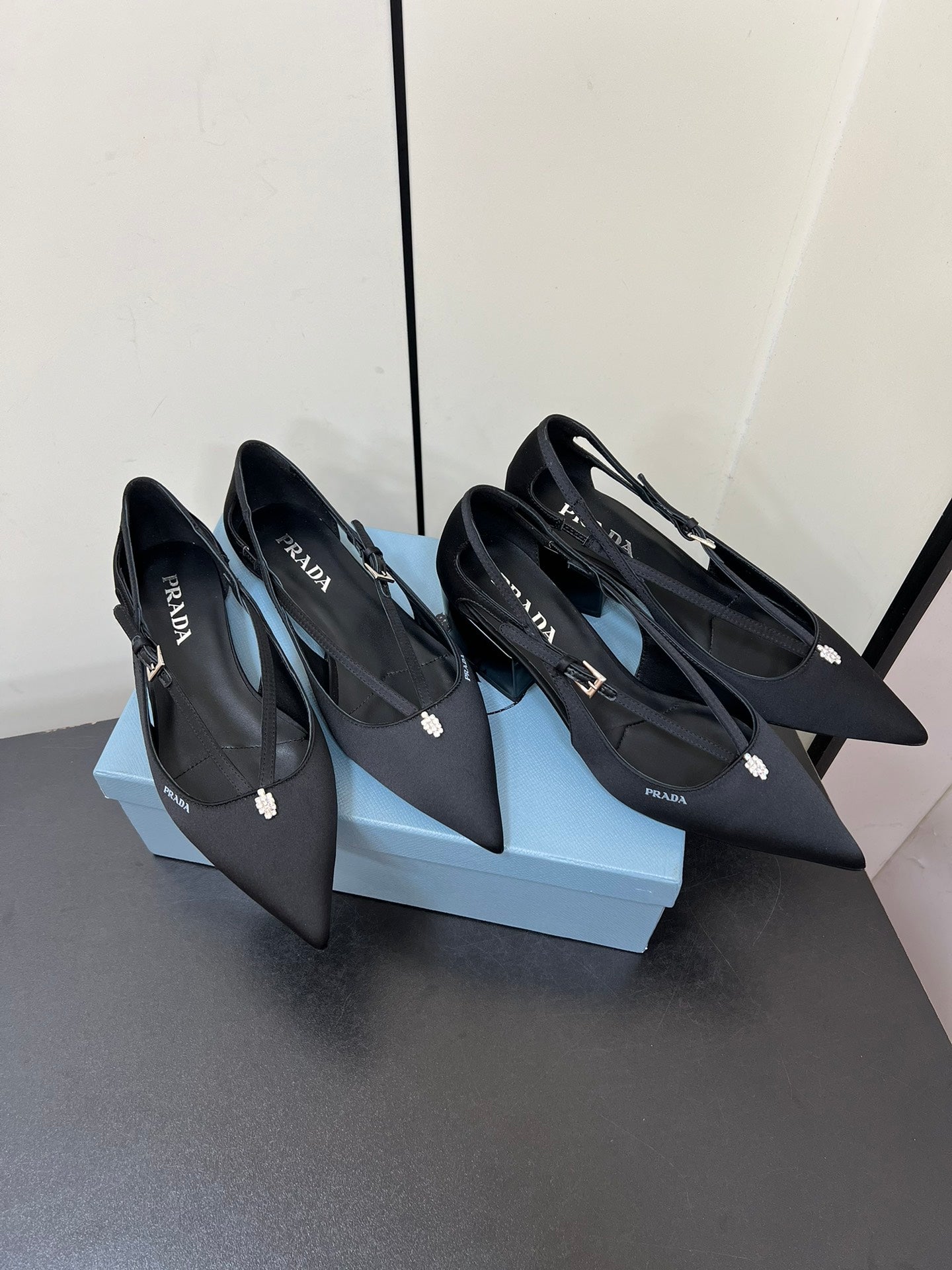 CUT-OUT PUMPS WITH BEAD BUCKLE IN BLACK SATIN - 35