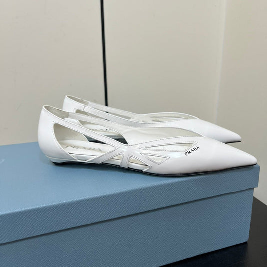 BRUSHED CUT-OUT BALLERINA FLAT IN WHITE CALFSKIN - 35