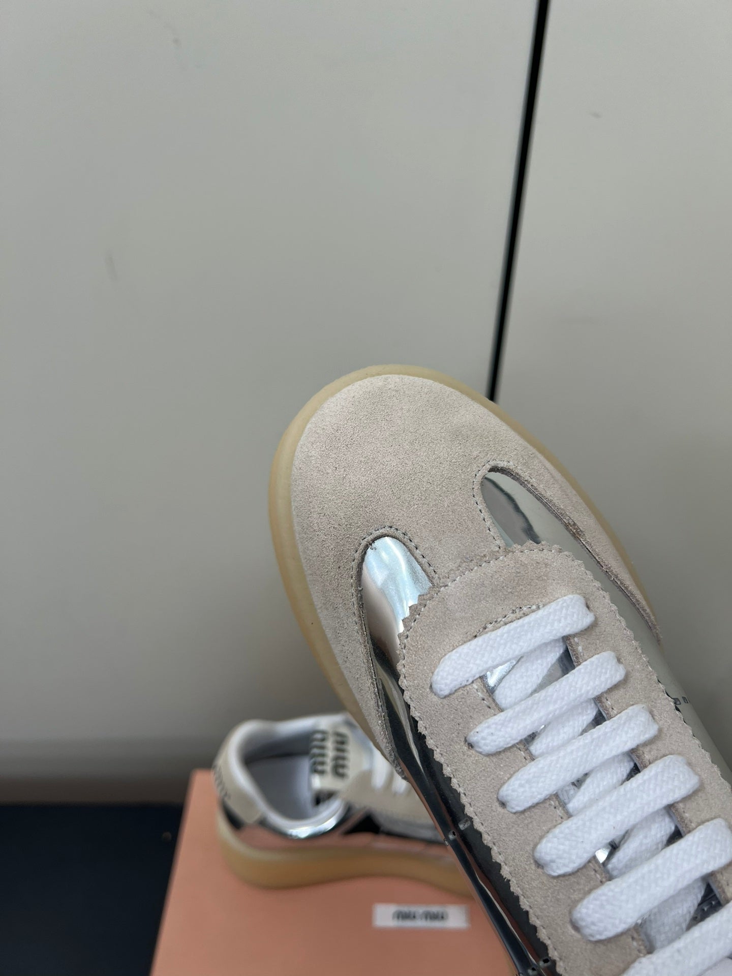 THICK-SOLED RETRO SNEAKERS IN SILVER METALLIC LAMBSKIN AND BEIGE SUEDE - 35