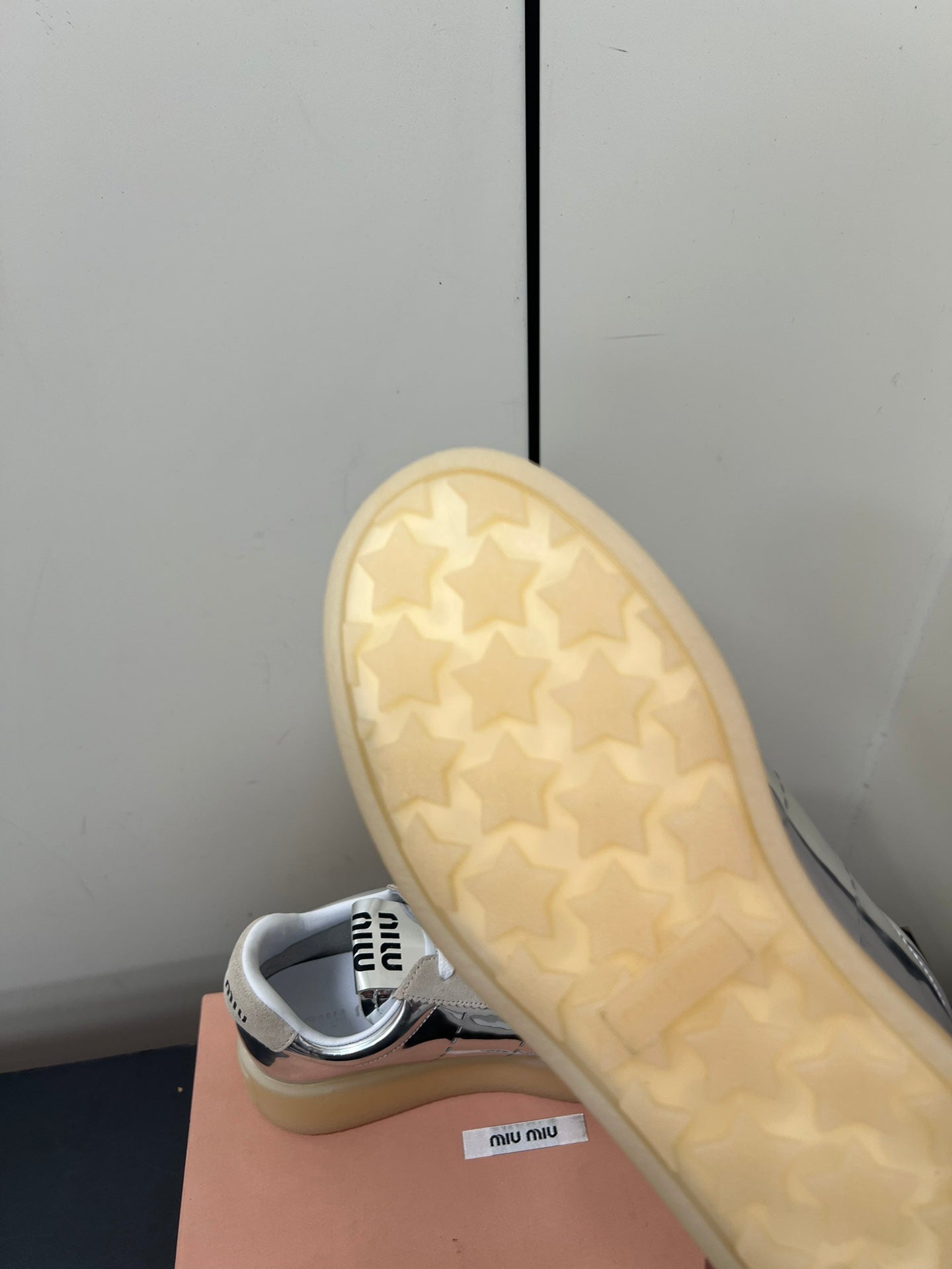 THICK-SOLED RETRO SNEAKERS IN SILVER METALLIC LAMBSKIN AND BEIGE SUEDE - 35