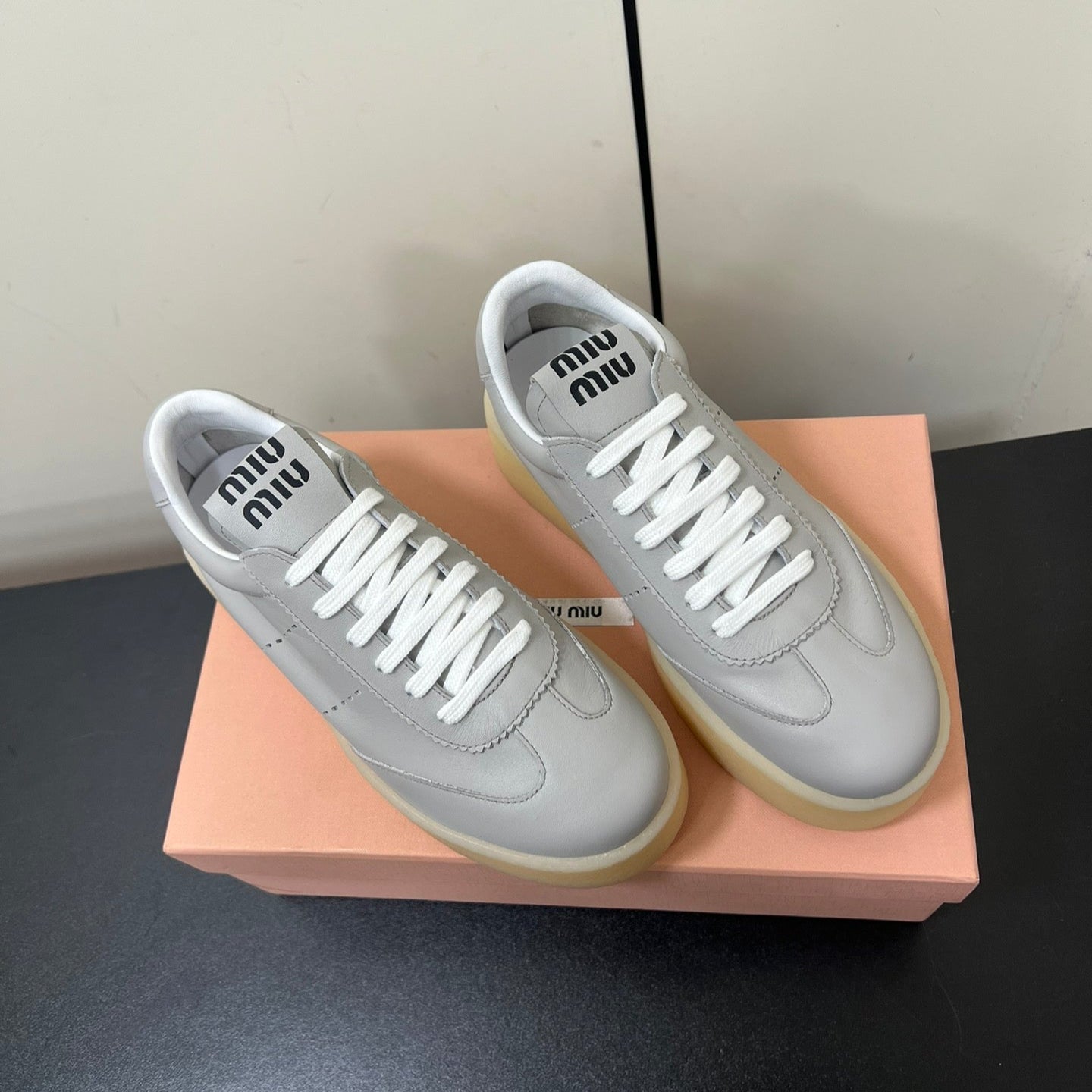 THICK-SOLED RETRO SNEAKERS IN PALE GRAY SMOOTH LAMBSKIN - 35