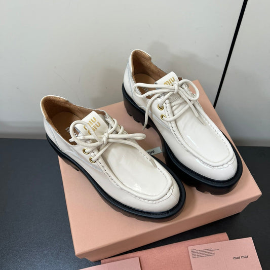 LACE-UP LOAFERS WITH THICK SOLE IN WHITE SHINY SHEEPSKIN - 35