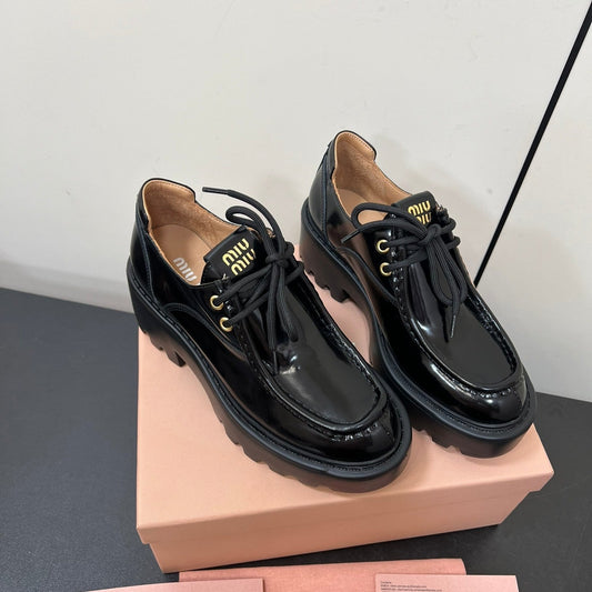 LACE-UP LOAFERS WITH THICK SOLE IN BLACK SHINY SHEEPSKIN - 35