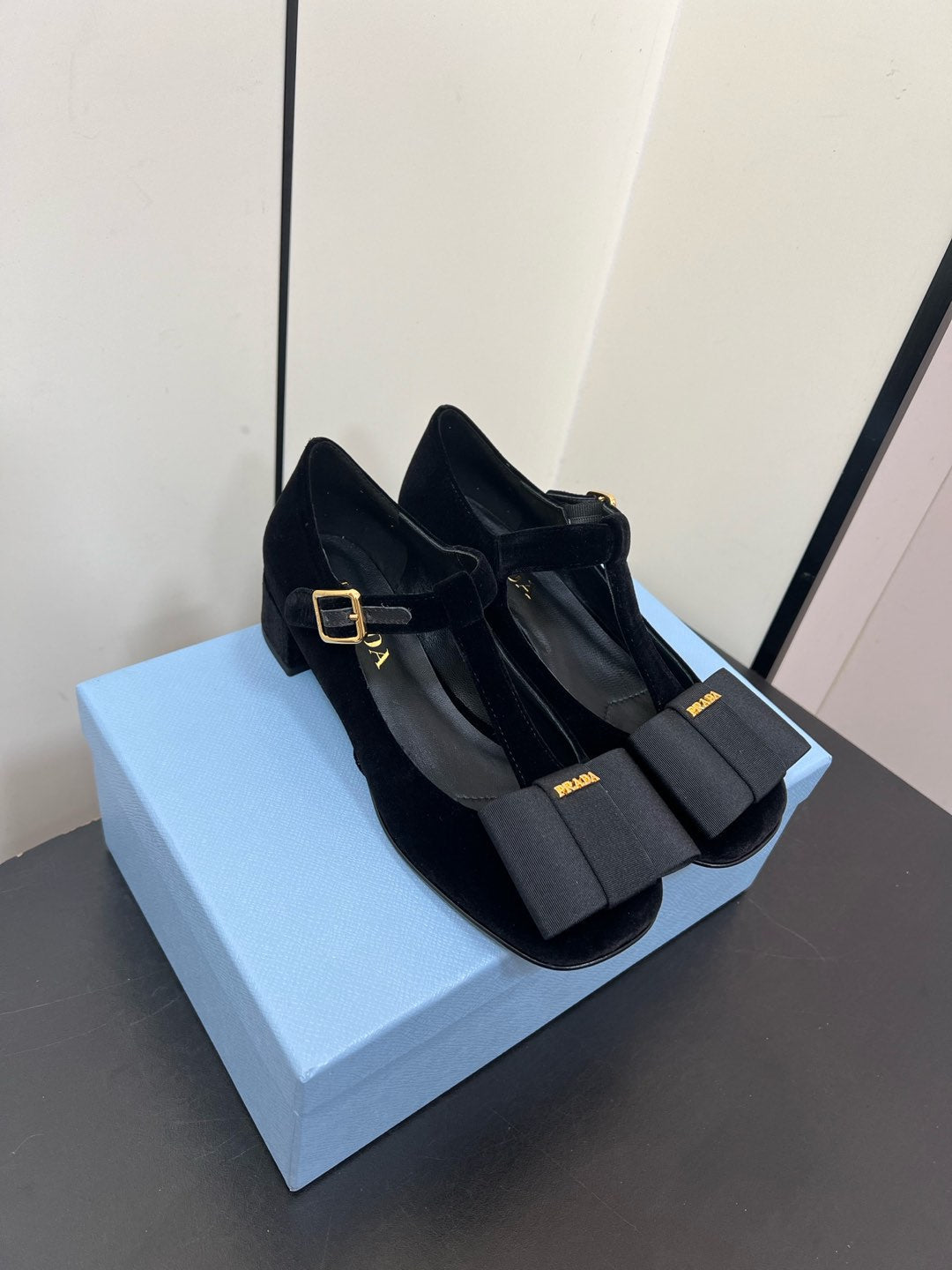 BOW MARY JANE PUMPS WITH T-STRAP IN BLACK VELVET - 35