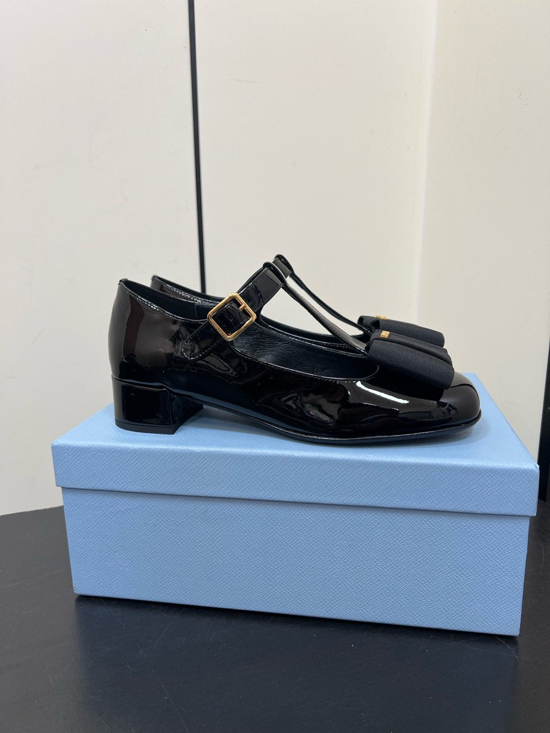 BOW MARY JANE PUMPS WITH T-STRAP IN BLACK GLOSSY CALFSKIN - 35