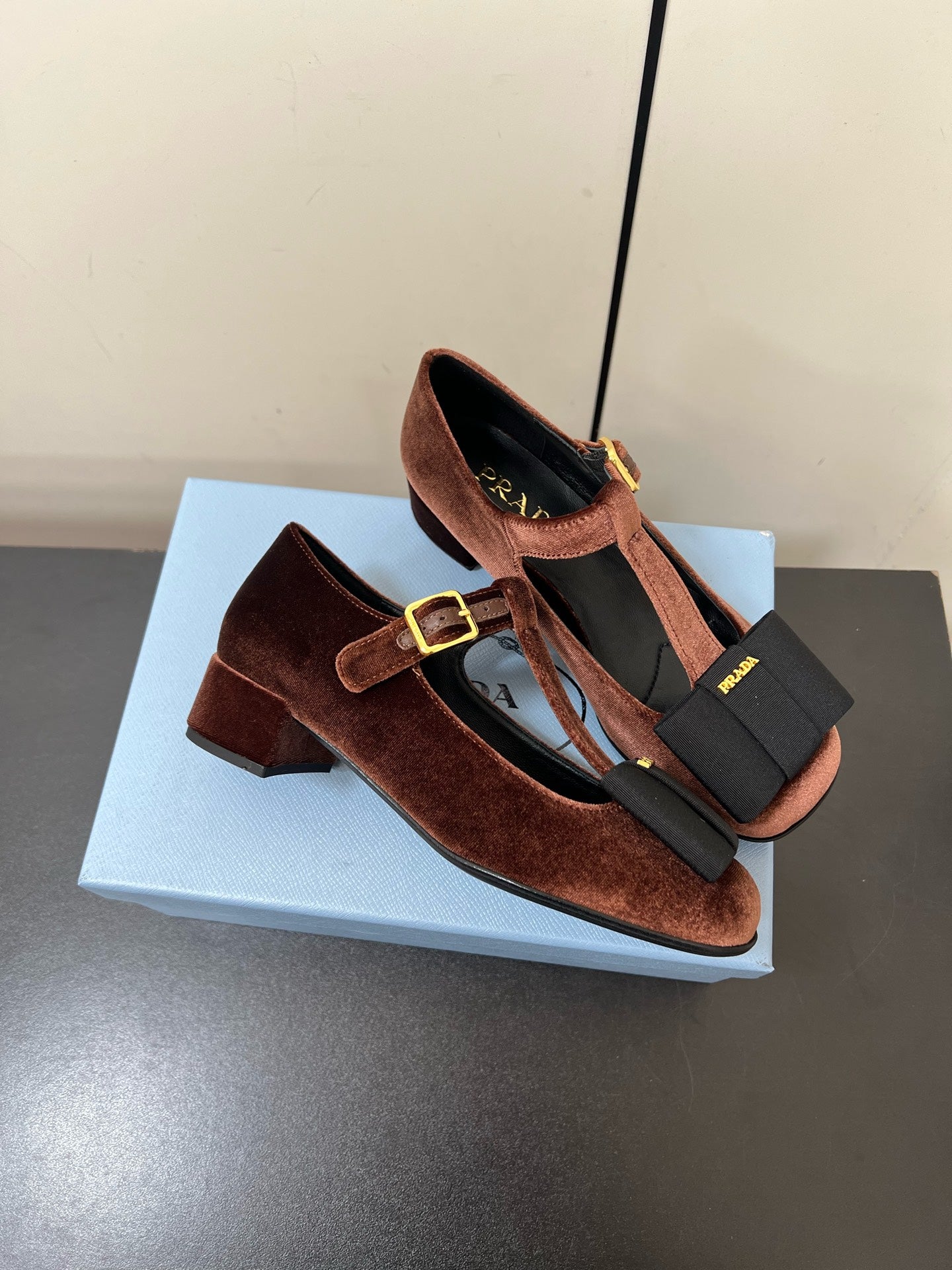 BOW MARY JANE PUMPS WITH T-STRAP IN UMBER BROWN VELVET - 35