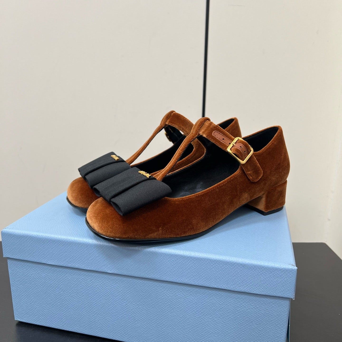 BOW MARY JANE PUMPS WITH T-STRAP IN BRONZE BROWN VELVET - 35