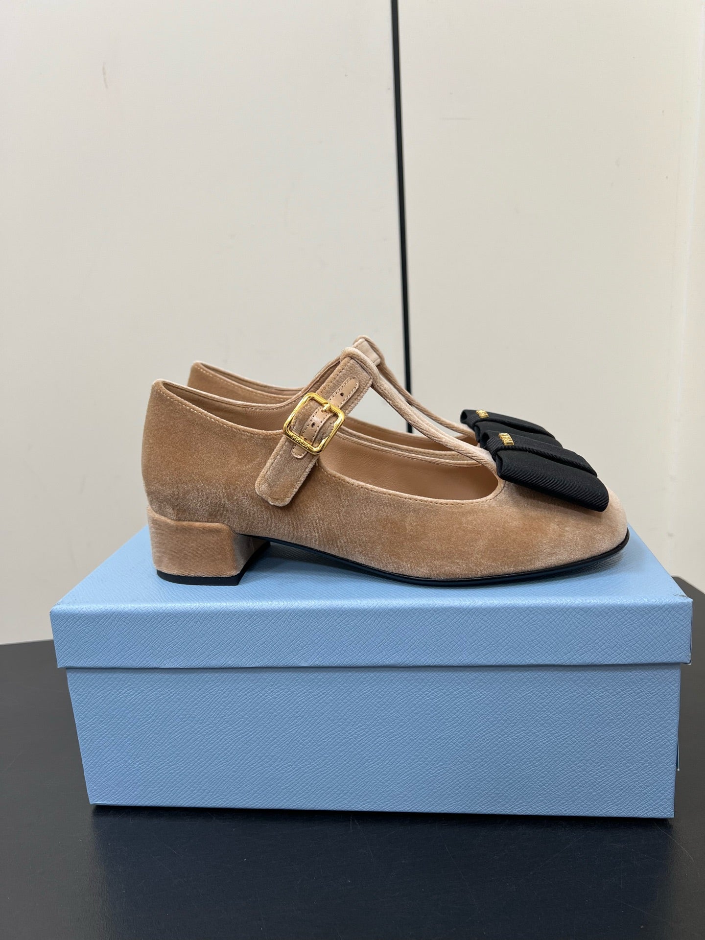BOW MARY JANE PUMPS WITH T-STRAP IN PECAN PIE VELVET - 35