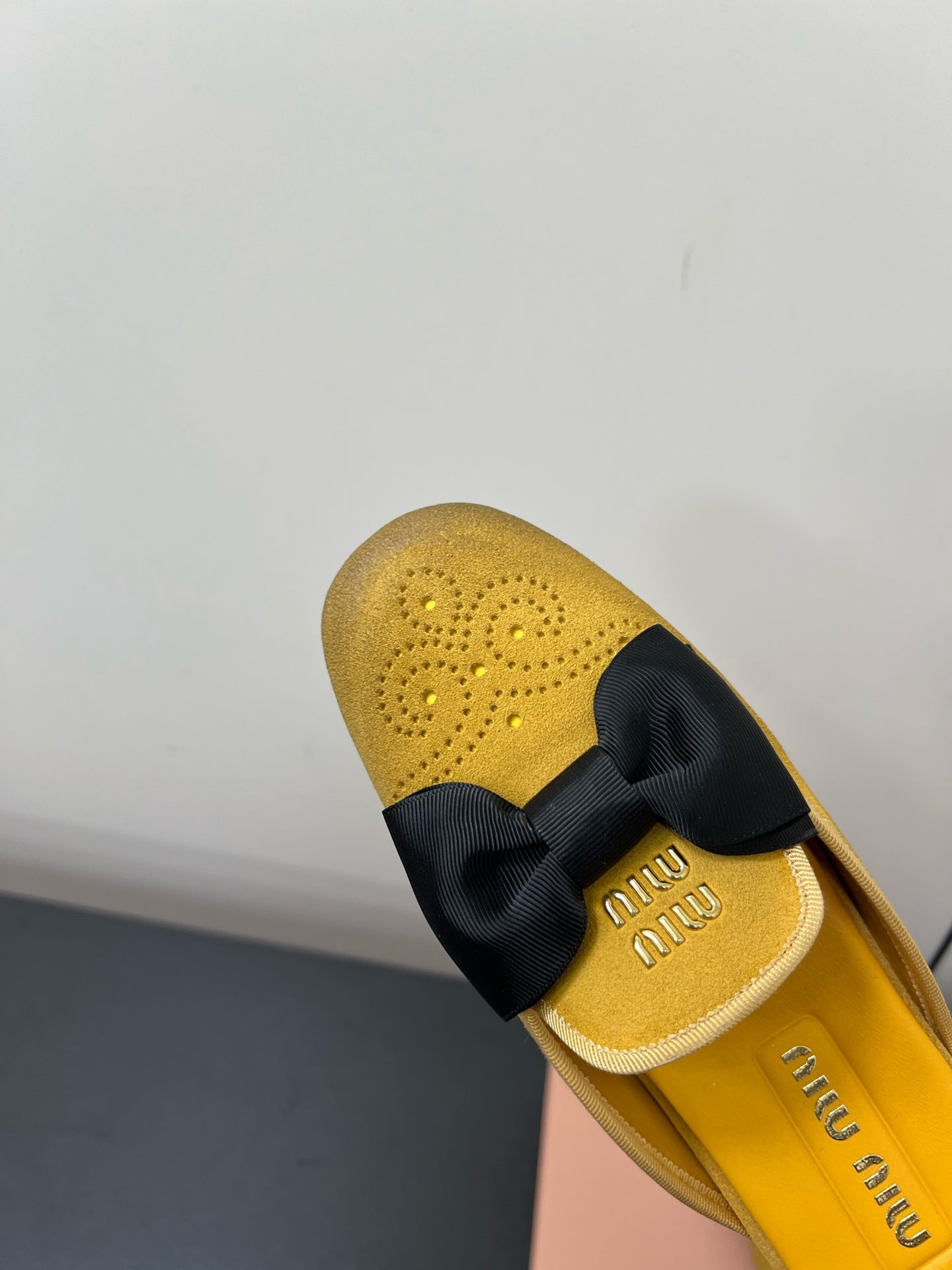 BOW MULES IN DUST YELLOW SUEDE - 35