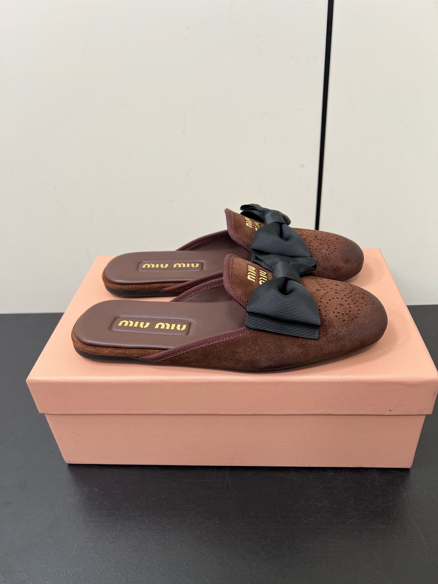 BOW MULES IN CHOCOLATE SUEDE - 35