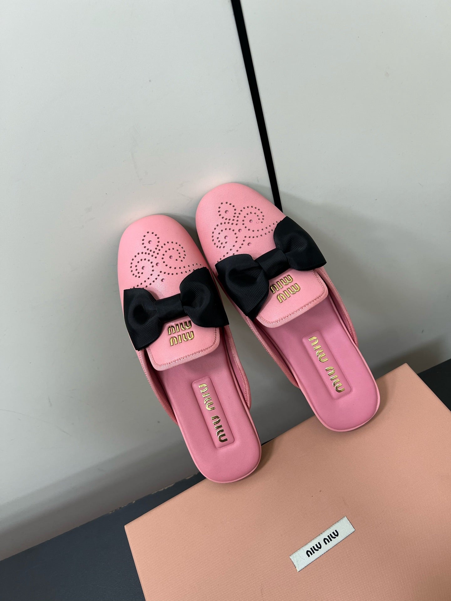 BOW MULES IN PINK SHEEPSKIN - 35