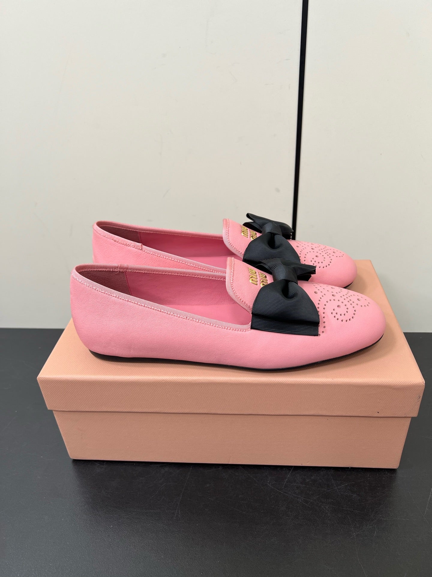 LOAFERS WITH BOW IN PINK SHEEPSKIN - 35