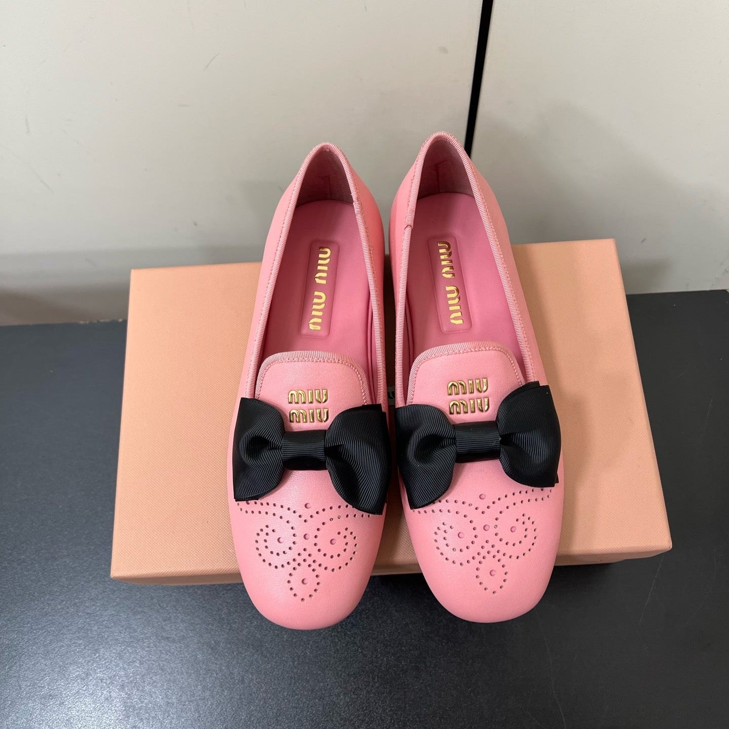 LOAFERS WITH BOW IN PINK SHEEPSKIN - 35