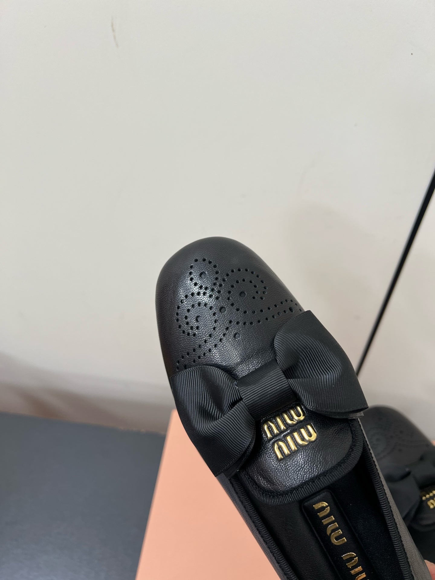 LOAFERS WITH BOW IN BLACK SHEEPSKIN - 35