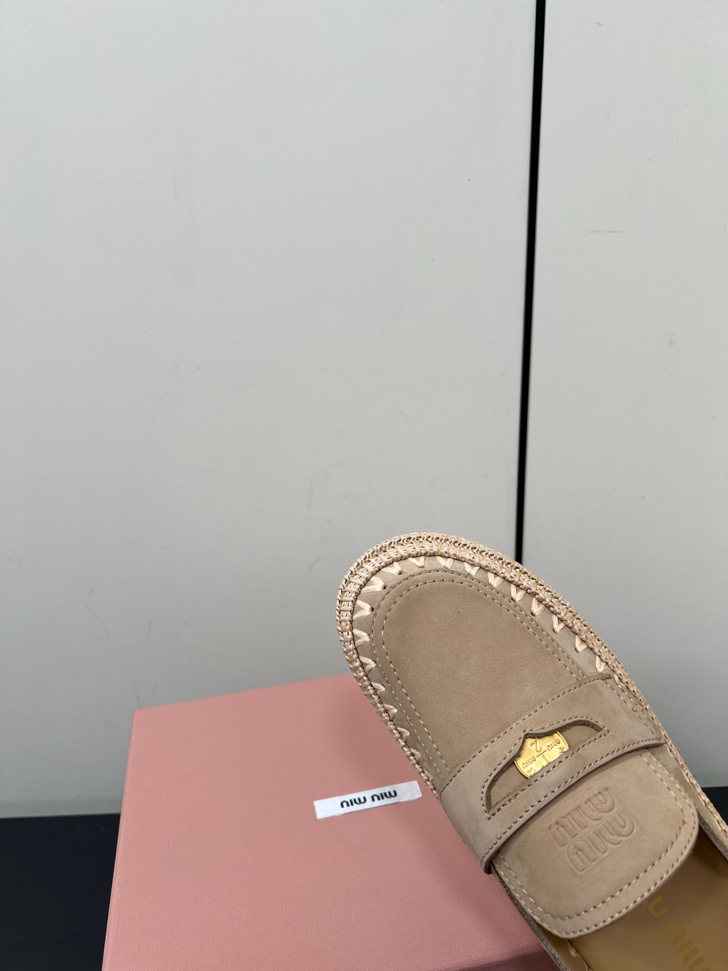 MULES SLIPPERS IN BEIGE SUEDE WITH GOLD COIN - 35