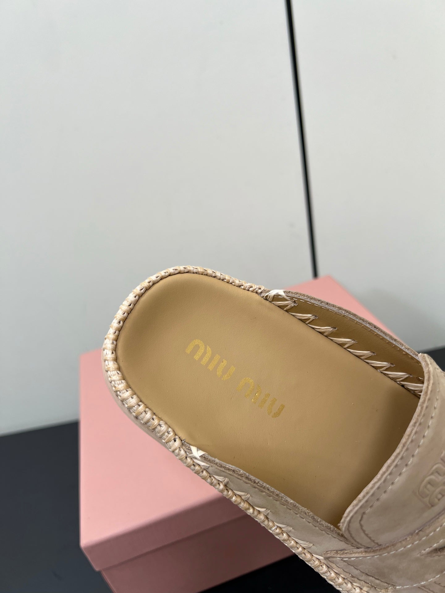 MULES SLIPPERS IN BEIGE SUEDE WITH GOLD COIN - 35