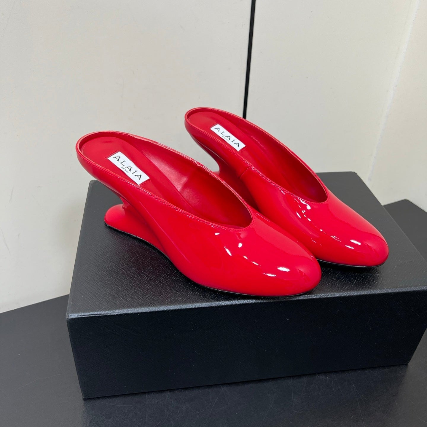 ALAIA WEDGE MULES 25S IN RED LAMBSKIN - 35