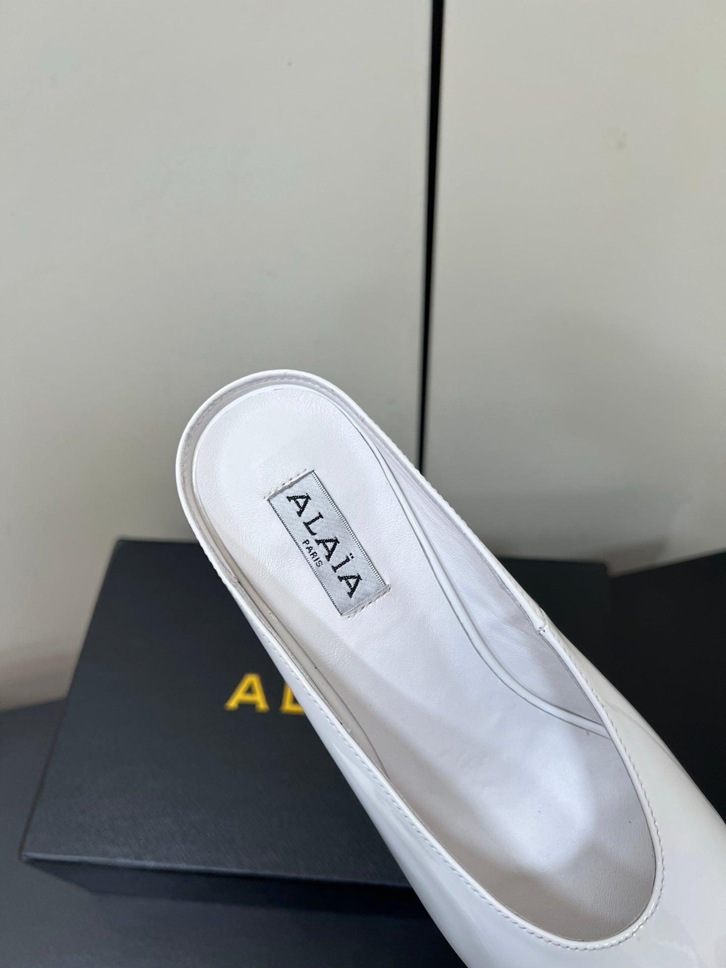 ALAIA WEDGE MULES 25S IN CREAM WHITE LAMBSKIN - 35
