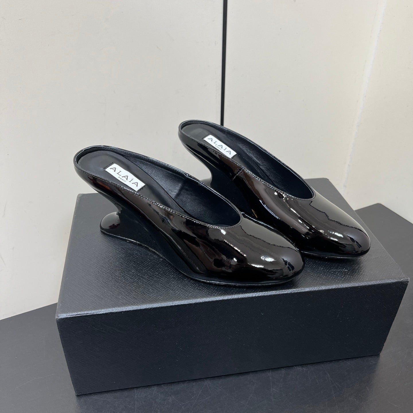 ALAIA WEDGE MULES 25S IN BLACK LAMBSKIN - 35