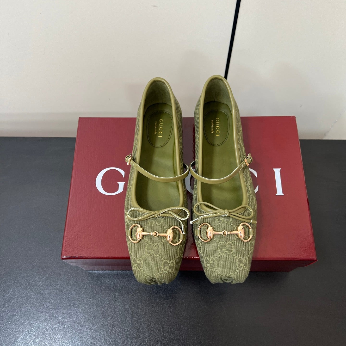 GG MARY JANE 25S IN MOSS GREEN CANVAS WITH GOLD HARDWARE - 35