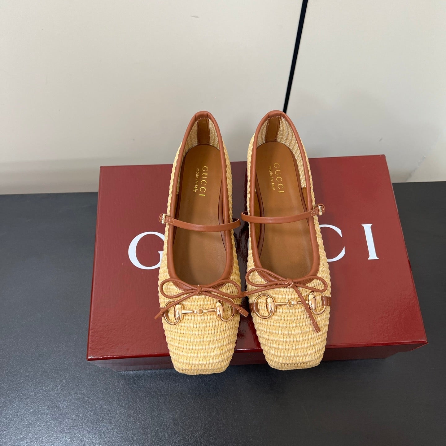 GG MARY JANE 25S IN NATURAL STRAW WITH GOLD HARDWARE - 35