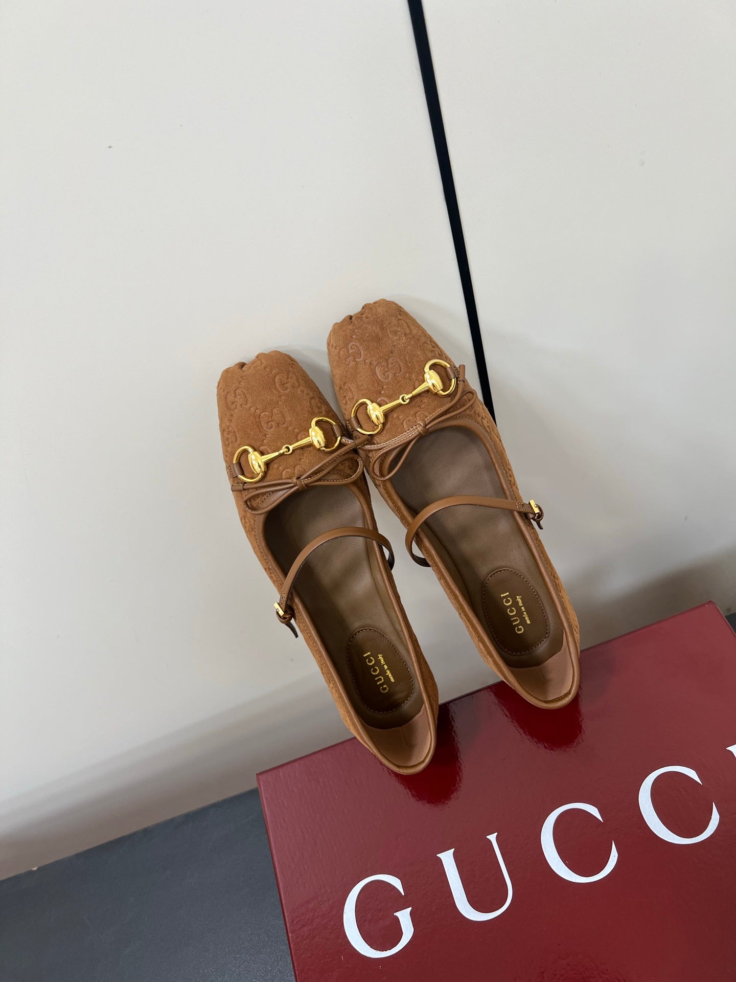GG MARY JANE 25S IN BROWN SUEDE WITH GOLD HARDWARE - 35