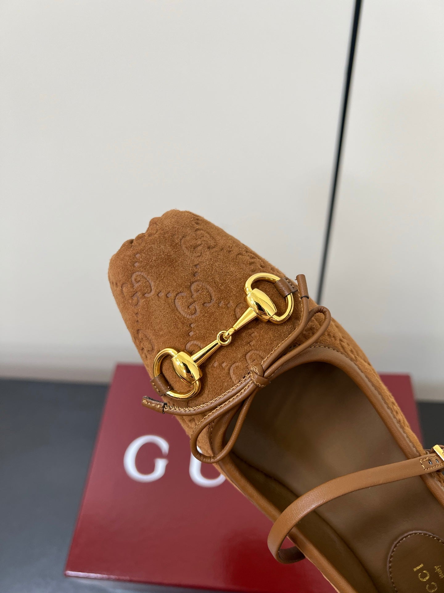 GG MARY JANE 25S IN BROWN SUEDE WITH GOLD HARDWARE - 35