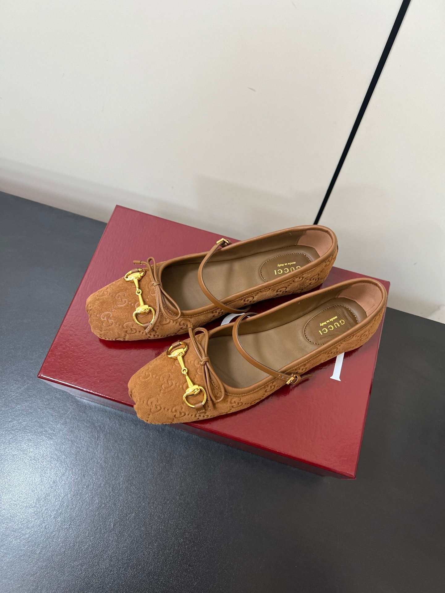 GG MARY JANE 25S IN BROWN SUEDE WITH GOLD HARDWARE - 35
